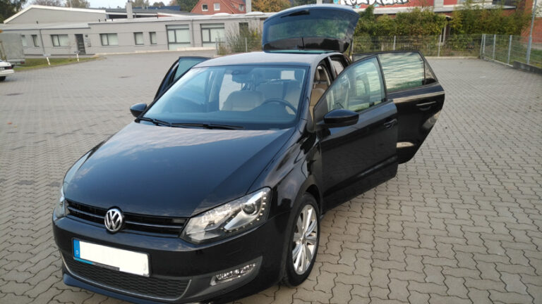 POLO AV Schwarz- 201413 km- Polster