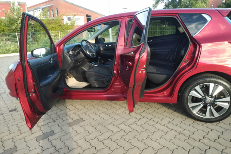 NISSAN PULSAR- Polster
