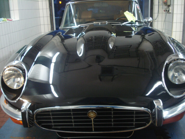 JAGUAR E TYPE V12/ Schwarz